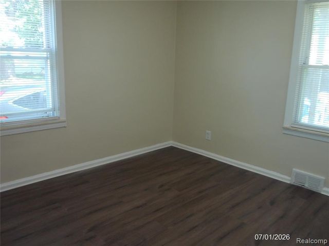 7535 Republic Avenue, Warren, MI 48091