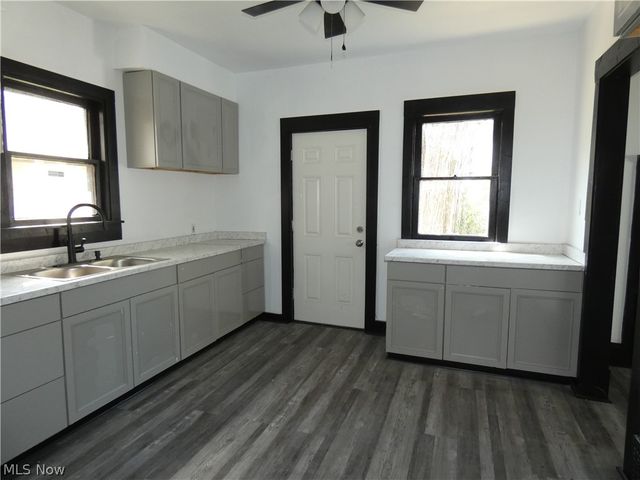 462 E 109th Street, Cleveland, OH 44108