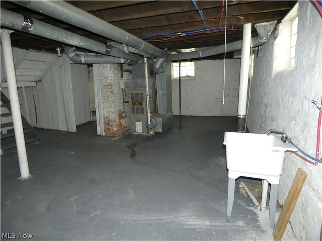 462 E 109th Street, Cleveland, OH 44108