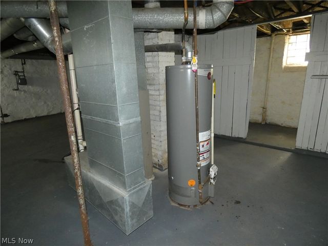 462 E 109th Street, Cleveland, OH 44108