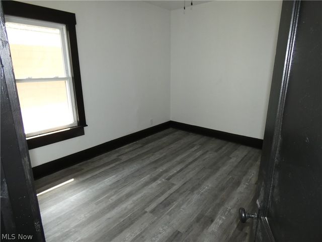 462 E 109th Street, Cleveland, OH 44108