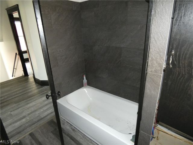 462 E 109th Street, Cleveland, OH 44108