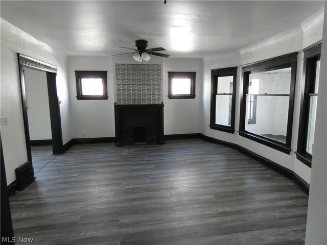 462 E 109th Street, Cleveland, OH 44108