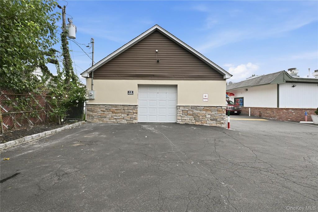 401 Herricks Road, New Hyde Park, NY 11040 — photo 2