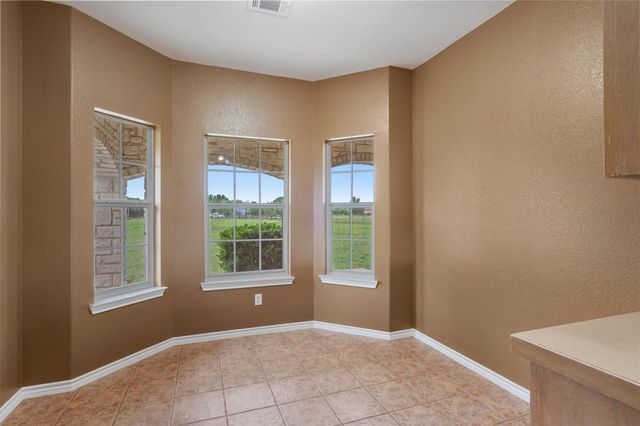 130 Cotton Rows LN, Taylor, TX 76574