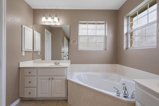 130 Cotton Rows LN, Taylor, TX 76574