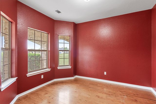 130 Cotton Rows LN, Taylor, TX 76574