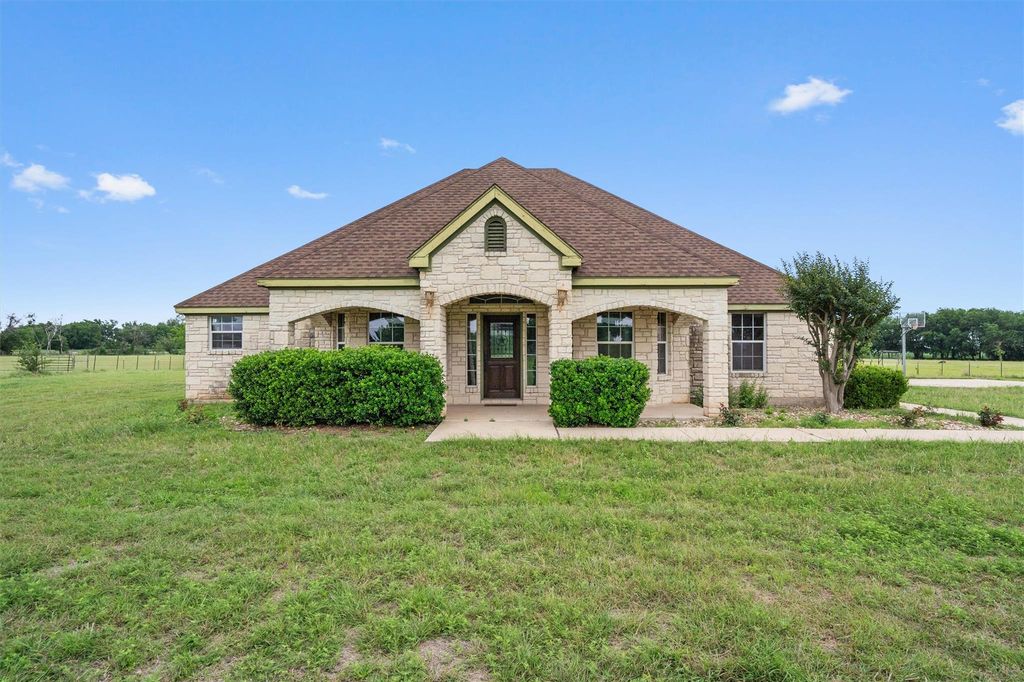 130 Cotton Rows LN, Taylor, TX 76574