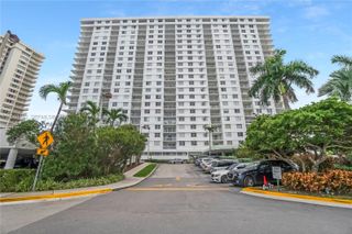 500 Bayview Dr 125, Sunny Isles Beach, FL 33160