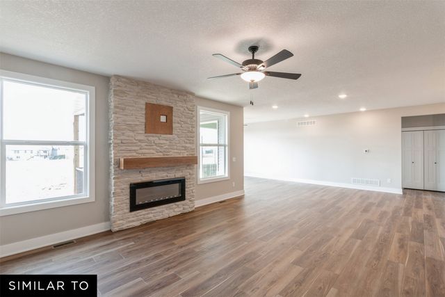 5702 NE Creek Ridge Drive, Ankeny, IA 50021