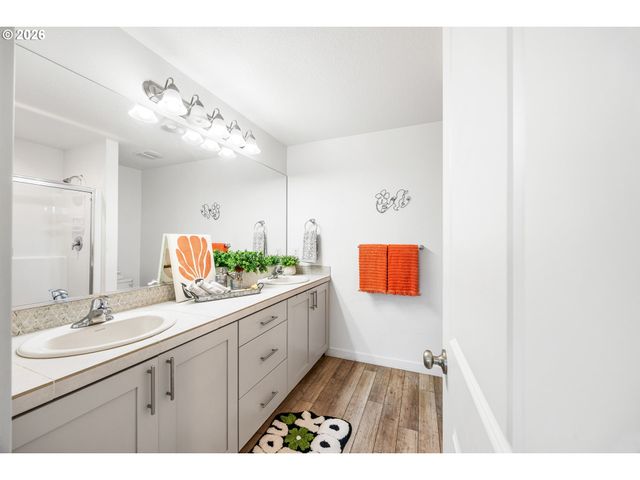 1228 S QUARTZ Dr, Cornelius, OR 97113