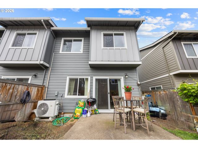 1228 S QUARTZ Dr, Cornelius, OR 97113