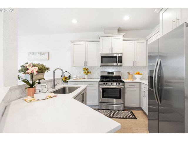 1228 S QUARTZ Dr, Cornelius, OR 97113