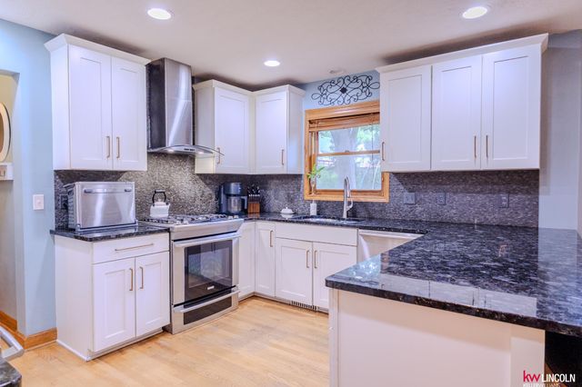 8121 Stockwell Street, Lincoln, NE 68506