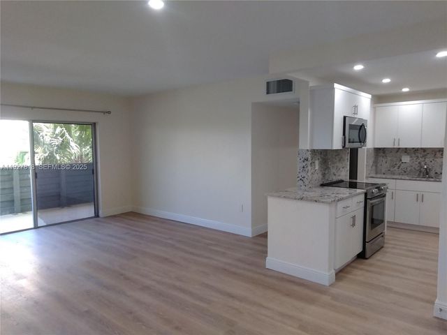 8325 SW 72nd Ave 308C, Miami, FL 33143