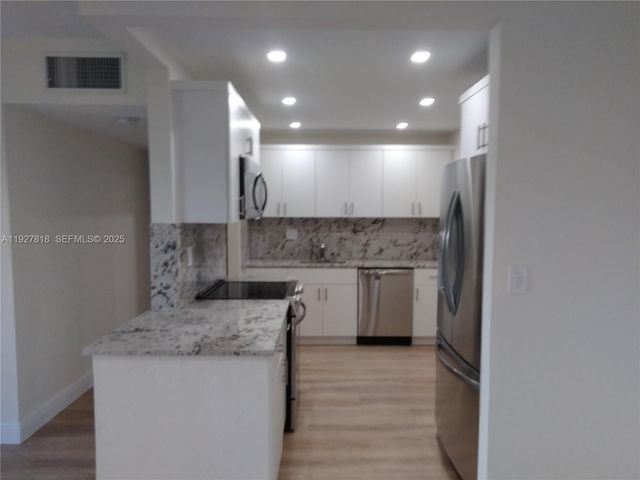 8325 SW 72nd Ave 308C, Miami, FL 33143