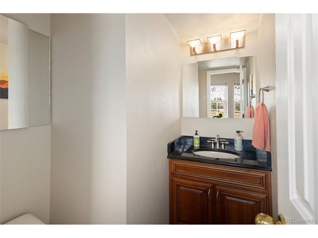 8666 Ainsdale Ct, Lone Tree, CO 80124