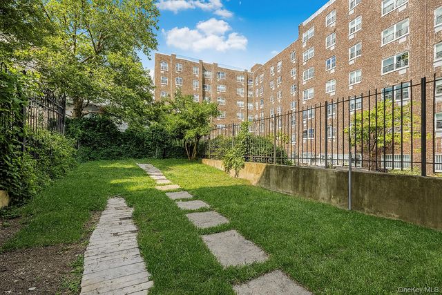 975 E 178th Street, Bronx, NY 10460