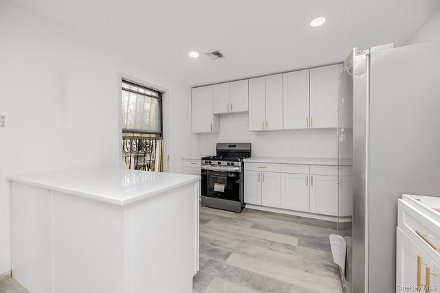 975 E 178th Street, Bronx, NY 10460