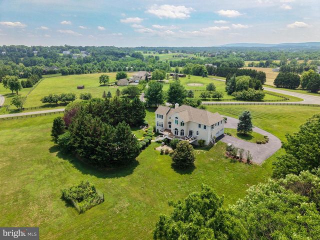38140 WINSOME TRAIL LN, Purcellville, VA 20132