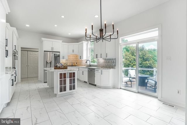 38140 WINSOME TRAIL LN, Purcellville, VA 20132