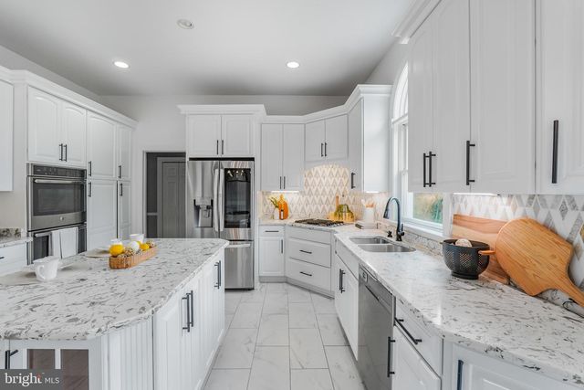 38140 WINSOME TRAIL LN, Purcellville, VA 20132