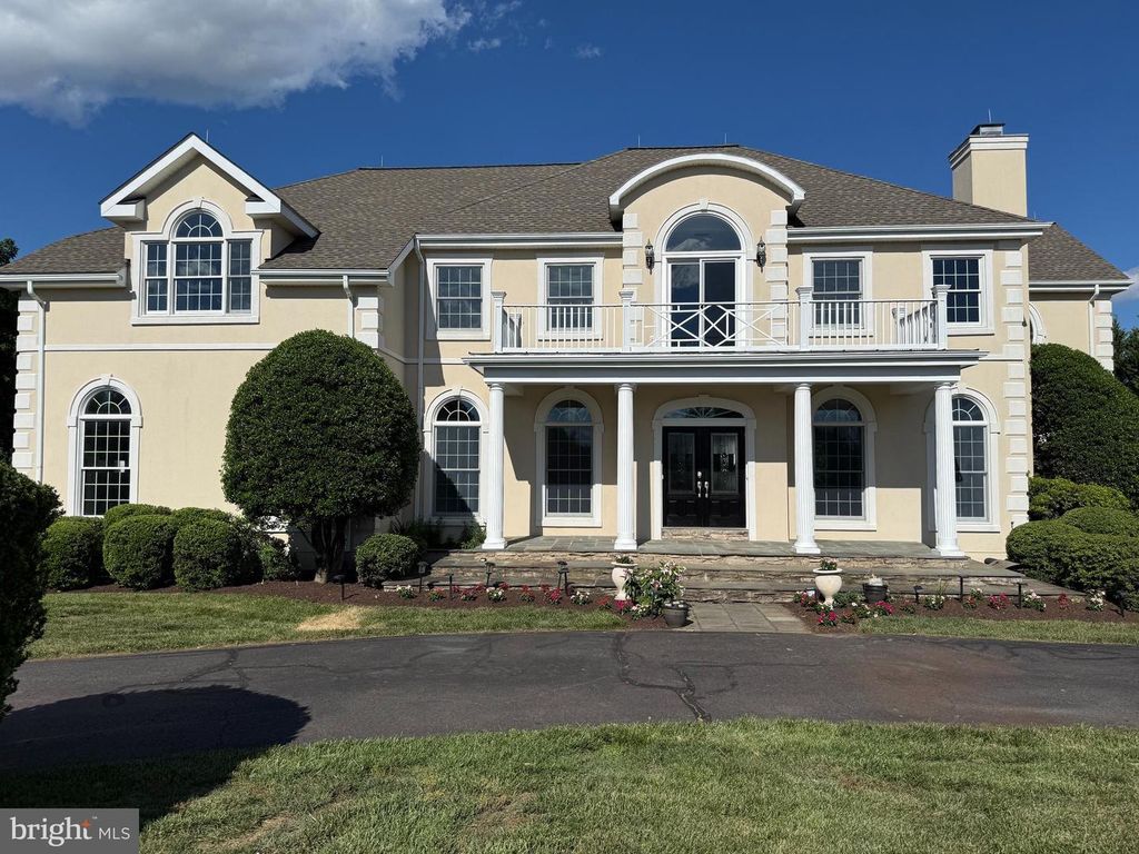 38140 WINSOME TRAIL LN, Purcellville, VA 20132