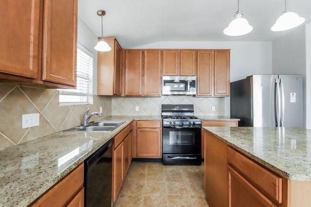 214 Kestrel Lane, Rosharon, TX 77583