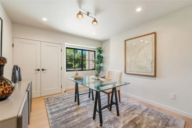 8960 Oak Park Avenue, Sherwood Forest, CA 91325