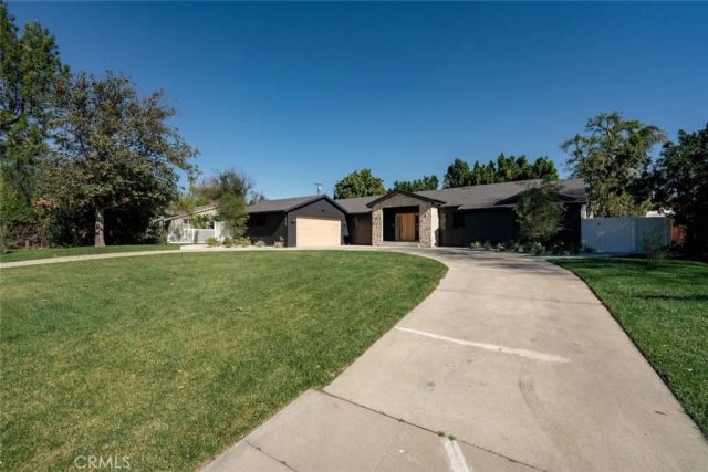 8960 Oak Park Avenue, Sherwood Forest, CA 91325