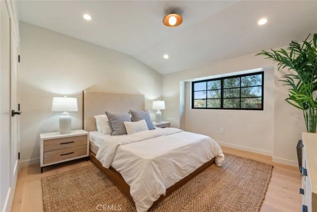 8960 Oak Park Avenue, Sherwood Forest, CA 91325
