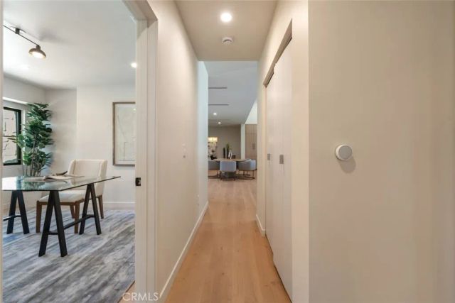 8960 Oak Park Avenue, Sherwood Forest, CA 91325
