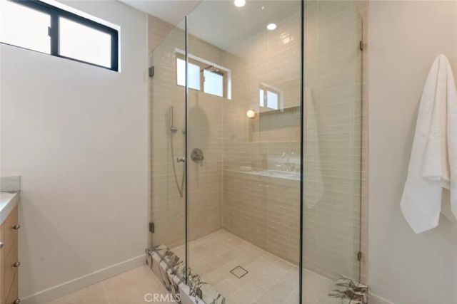 8960 Oak Park Avenue, Sherwood Forest, CA 91325