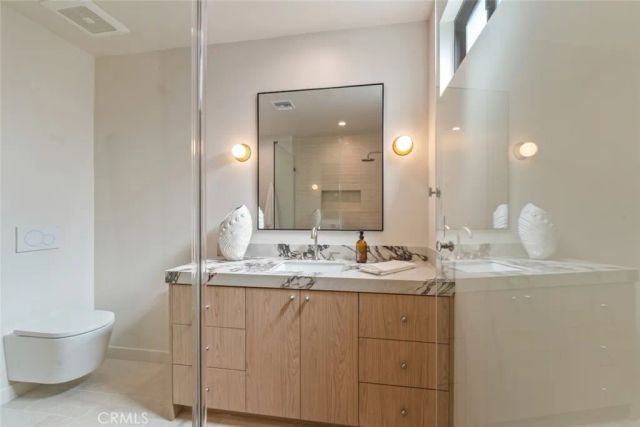 8960 Oak Park Avenue, Sherwood Forest, CA 91325