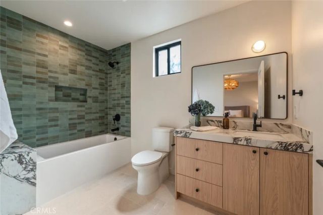 8960 Oak Park Avenue, Sherwood Forest, CA 91325
