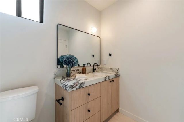 8960 Oak Park Avenue, Sherwood Forest, CA 91325
