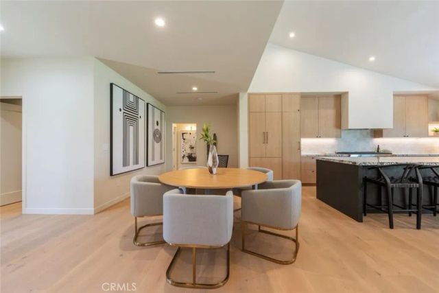 8960 Oak Park Avenue, Sherwood Forest, CA 91325