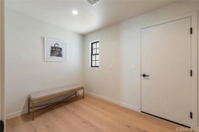 8960 Oak Park Avenue, Sherwood Forest, CA 91325