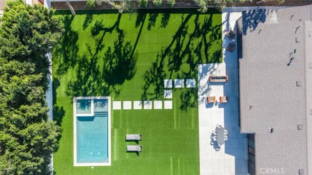 8960 Oak Park Avenue, Sherwood Forest, CA 91325