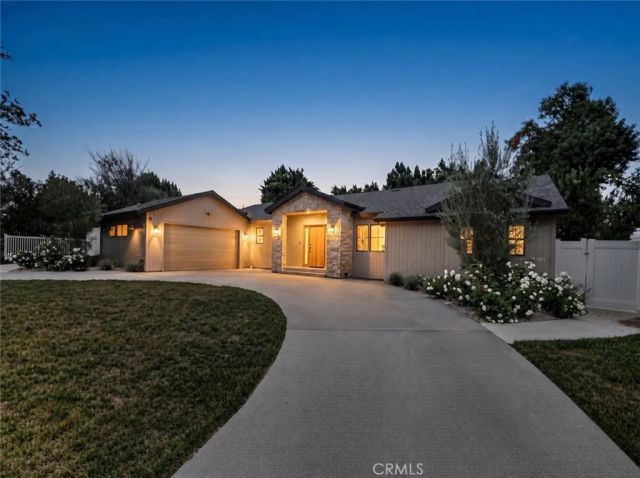 8960 Oak Park Avenue, Sherwood Forest, CA 91325