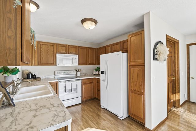 15681 Flackwood Way, Apple Valley, MN 55124