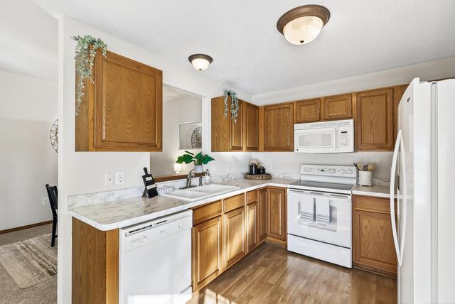 15681 Flackwood Way, Apple Valley, MN 55124