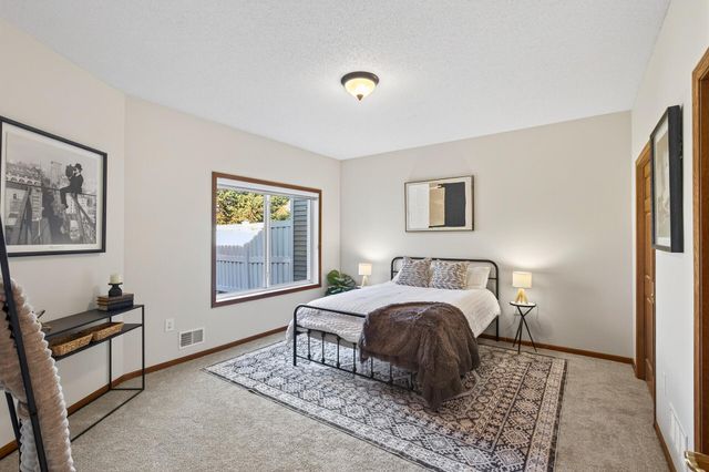 15681 Flackwood Way, Apple Valley, MN 55124