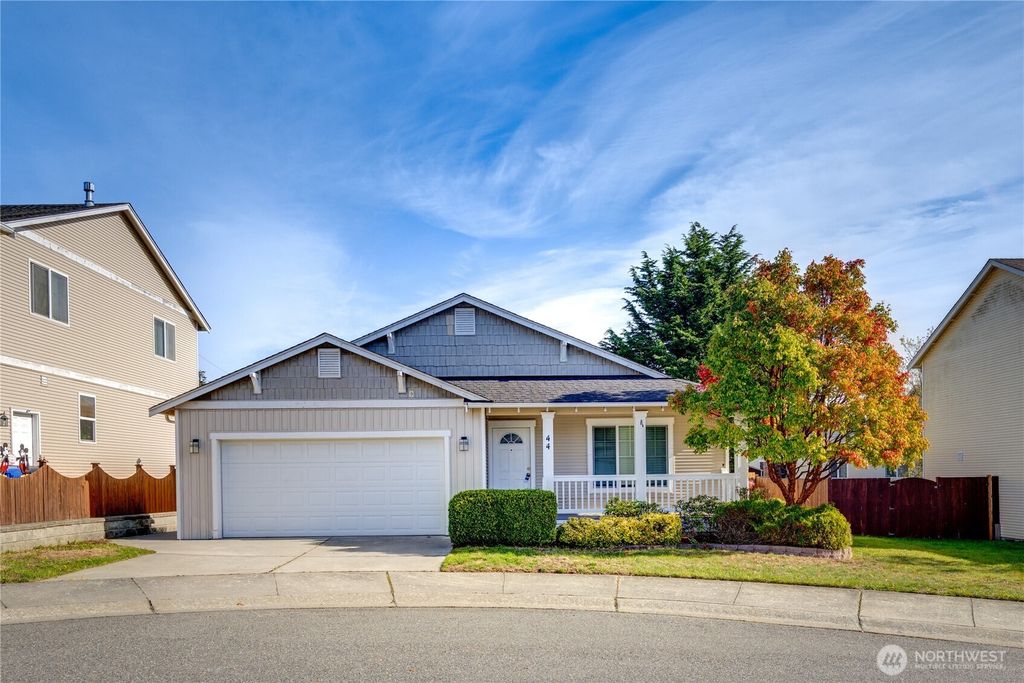 44 SW Festival Street, Oak Harbor, WA 98277