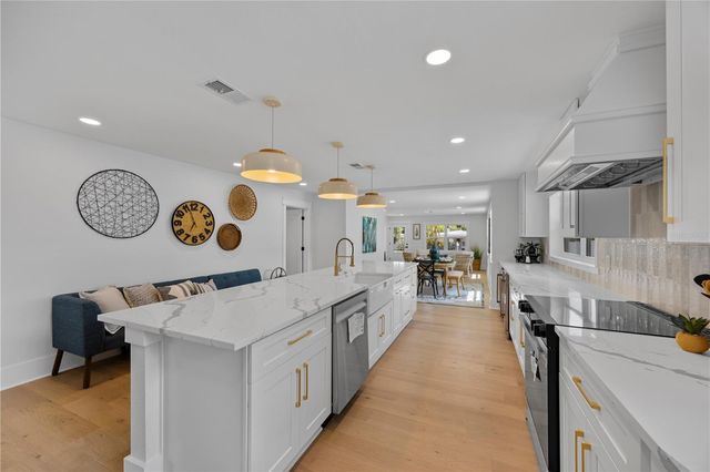 4621 4TH AVENUE N, St Petersburg, FL 33713