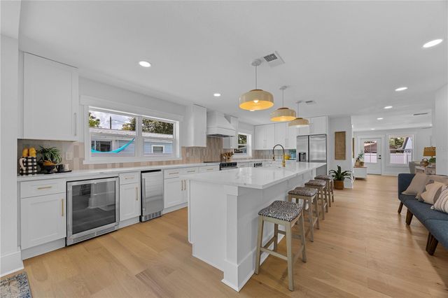 4621 4TH AVENUE N, St Petersburg, FL 33713