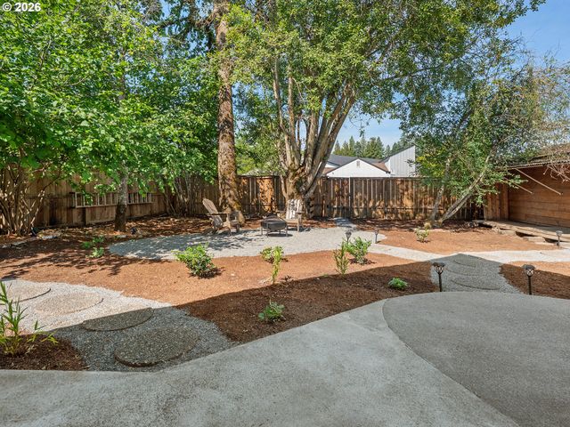 4254 Se BENTLEY St, Hillsboro, OR 97123
