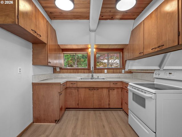 4254 Se BENTLEY St, Hillsboro, OR 97123