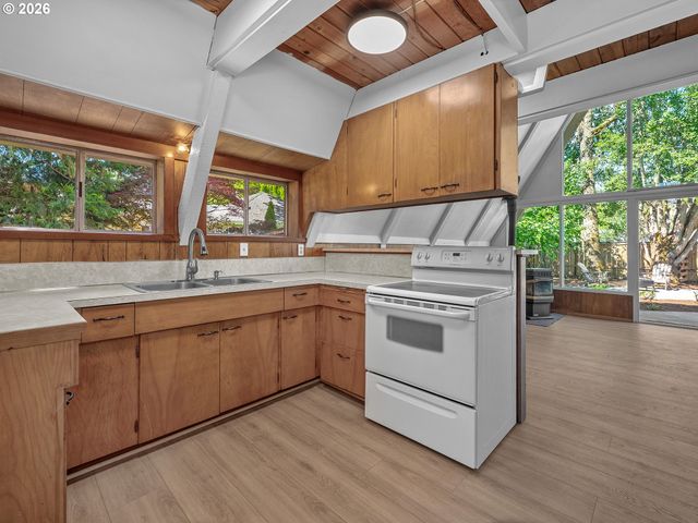 4254 Se BENTLEY St, Hillsboro, OR 97123