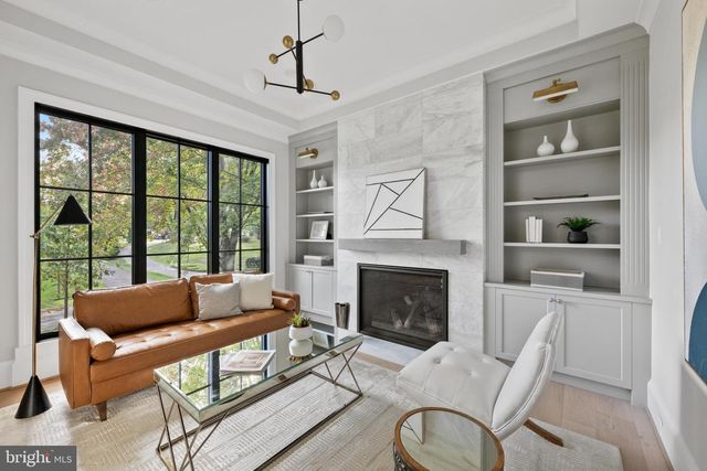 8206 PETTIT CT, Mclean, VA 22102